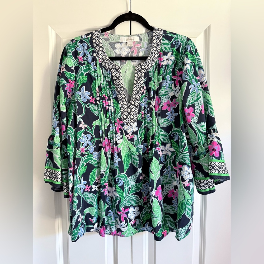 EUC Lilly Pulitzer Ellalynn Tunic in the "Multi Untamed Engineered Size L